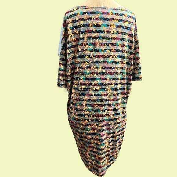 LuLaRoe Poly-Blend, Hi-Lo, Short Sleeve Top / SZ: XS / NWT - Picture 3 of 7